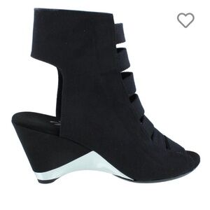 Onex Black Heels Modern Sophisticated Design